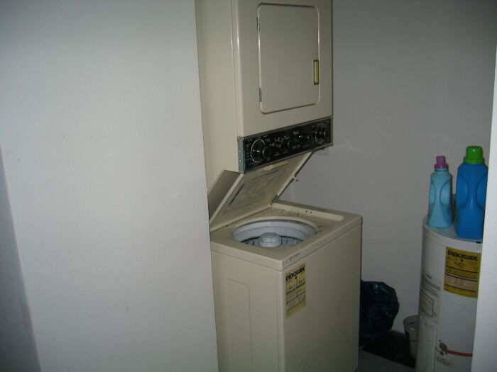 MilfordColliseum 109.jpgMilford Colliseum